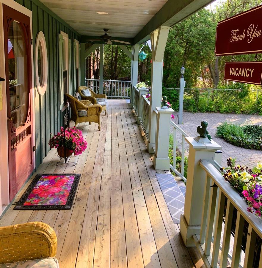 Weatherpine Inn Ниагара-он-те-Лейк Экстерьер фото