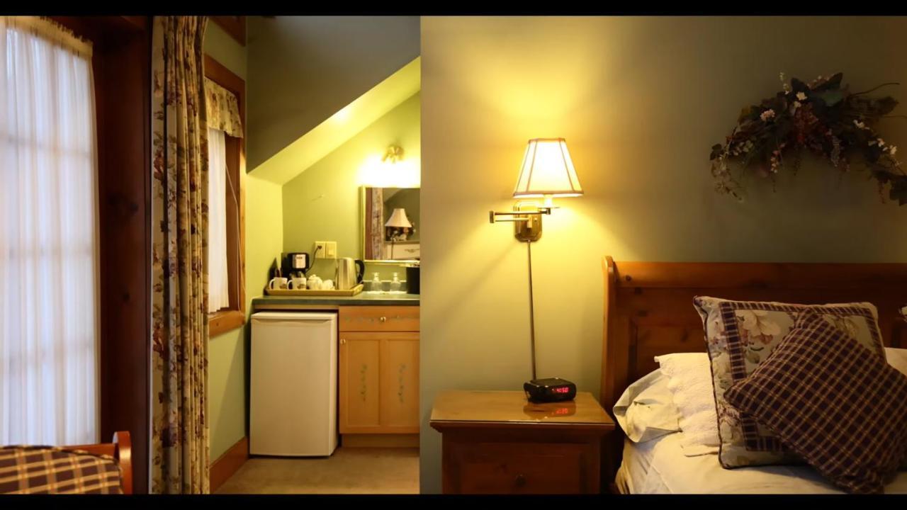 Weatherpine Inn Ниагара-он-те-Лейк Экстерьер фото