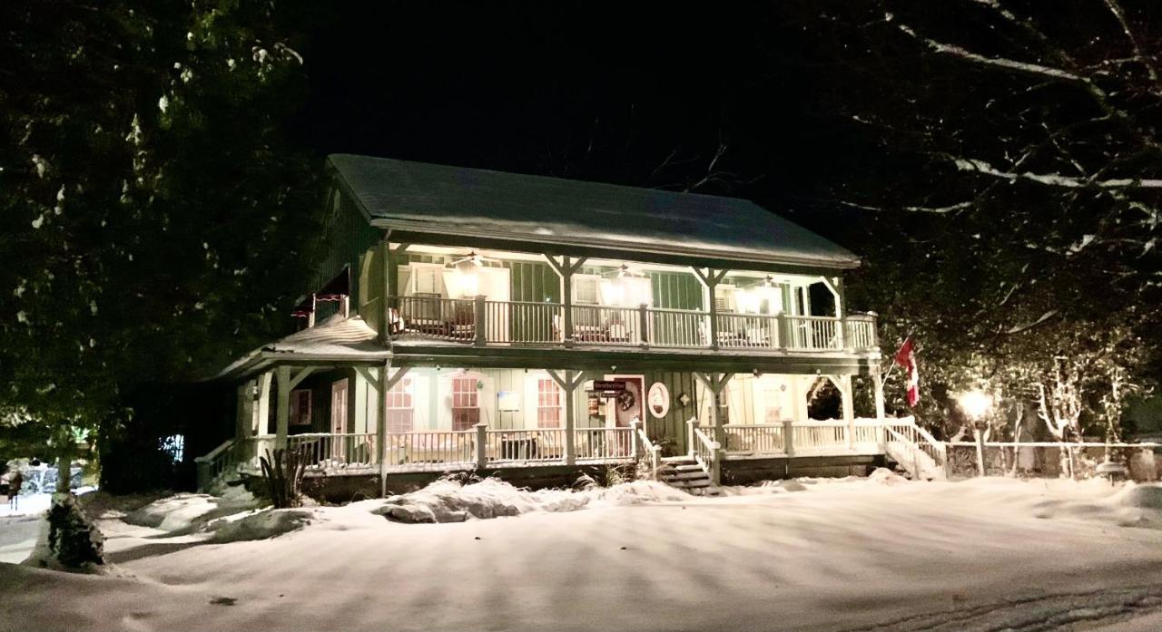 Weatherpine Inn Ниагара-он-те-Лейк Экстерьер фото
